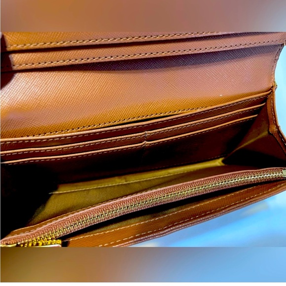 Tory Burch Authentic Wallet - Picture 7 of 9